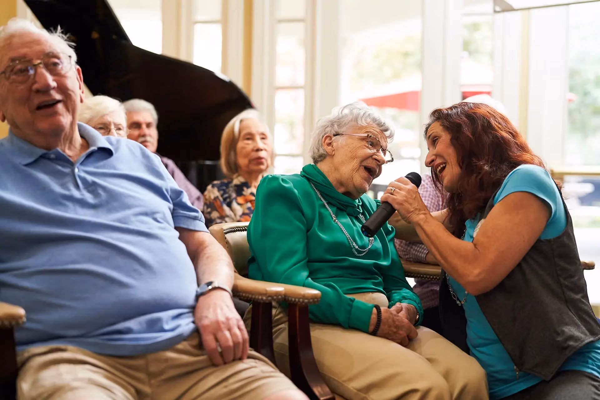 Áegis Living resident enjoying community life