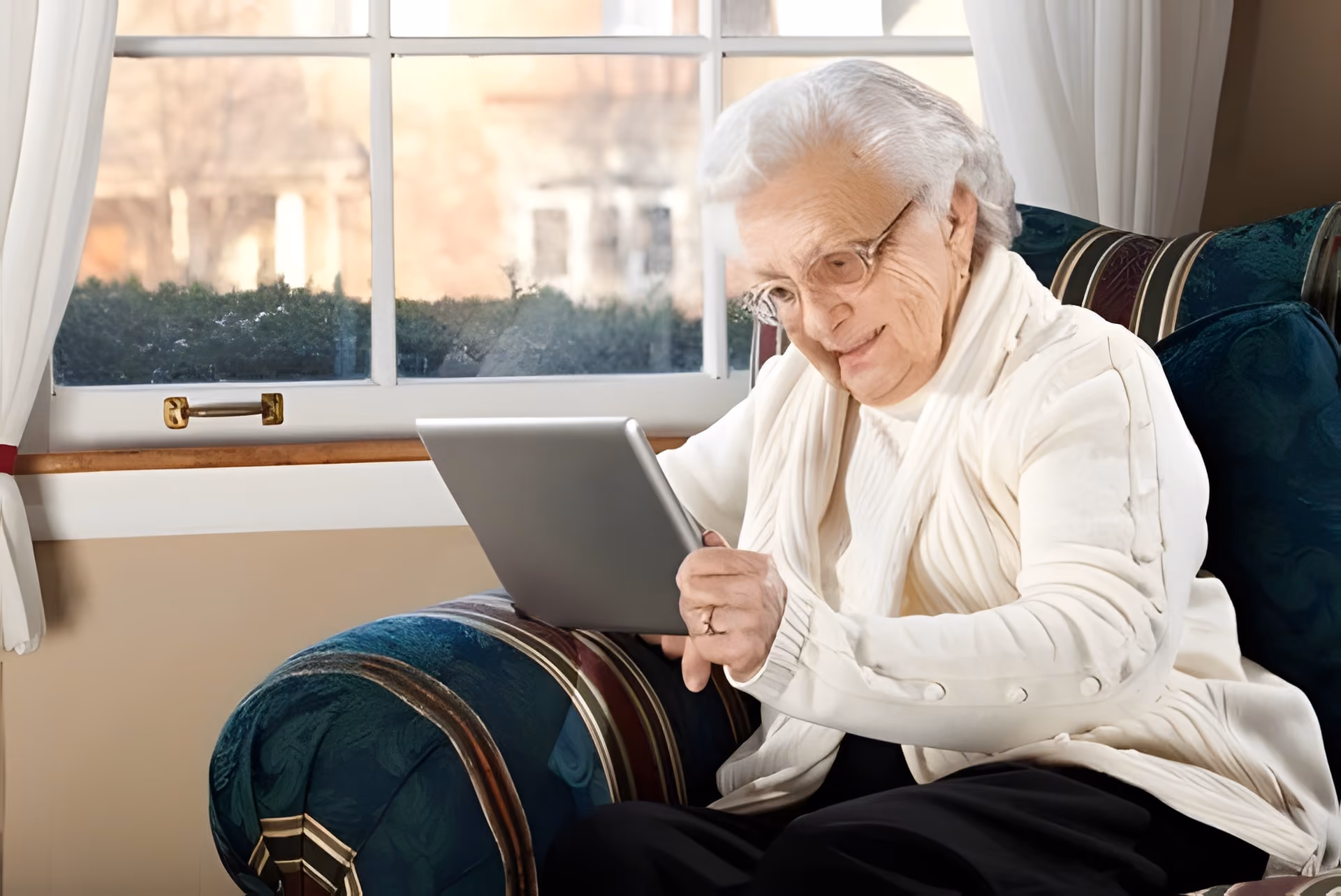 3 easy ways to stay in touch with family
