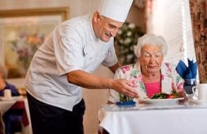What to expect of dining in assisted living