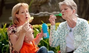 Do’s and Don’ts for Visiting Your Loved One with Dementia